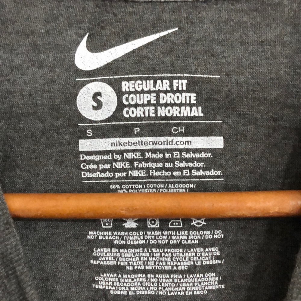 Nike T-Shirt - Picture 3 of 4